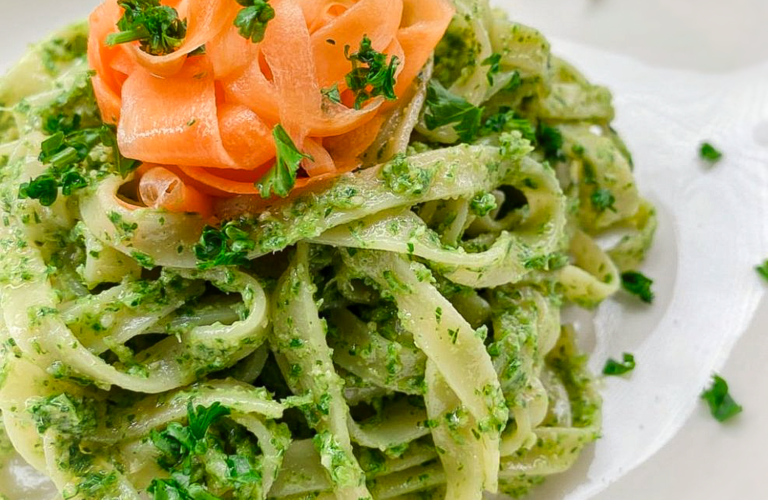 にんじんの葉っぱでジェノベーゼ ロリ子さんちのごはん Lolico S Kitchen